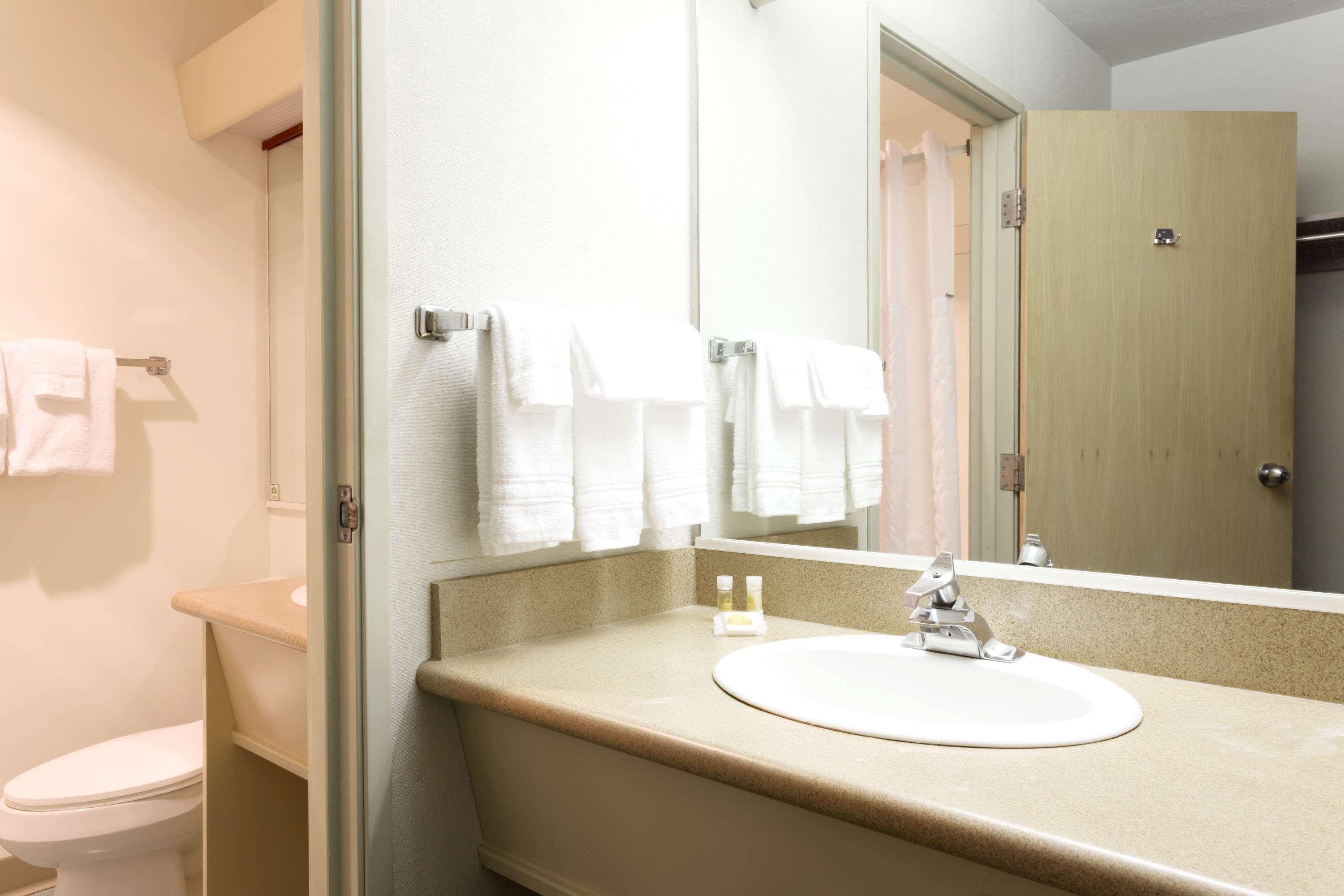 Days Inn By Wyndham Eugene Downtown/University Экстерьер фото
